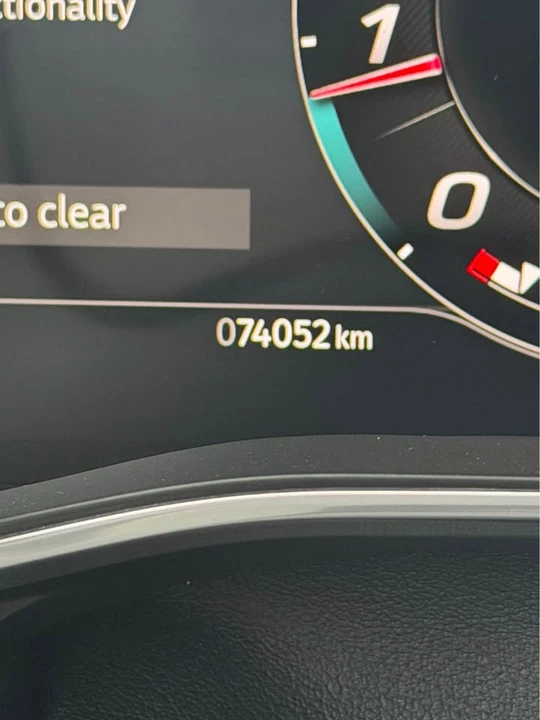 2022 Jaguar F-Pace - Image 4 of 5