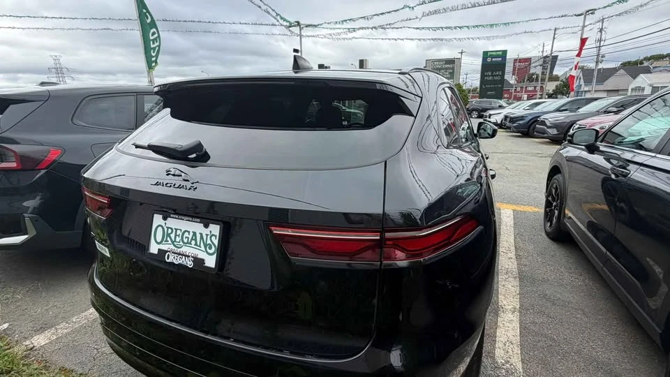 2022 Jaguar F-Pace - Image 6 of 8