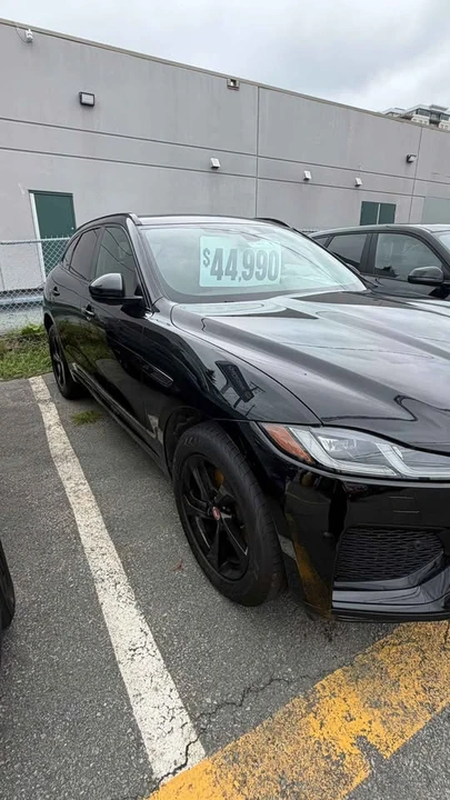 2022 Jaguar F-Pace - Image 3 of 8