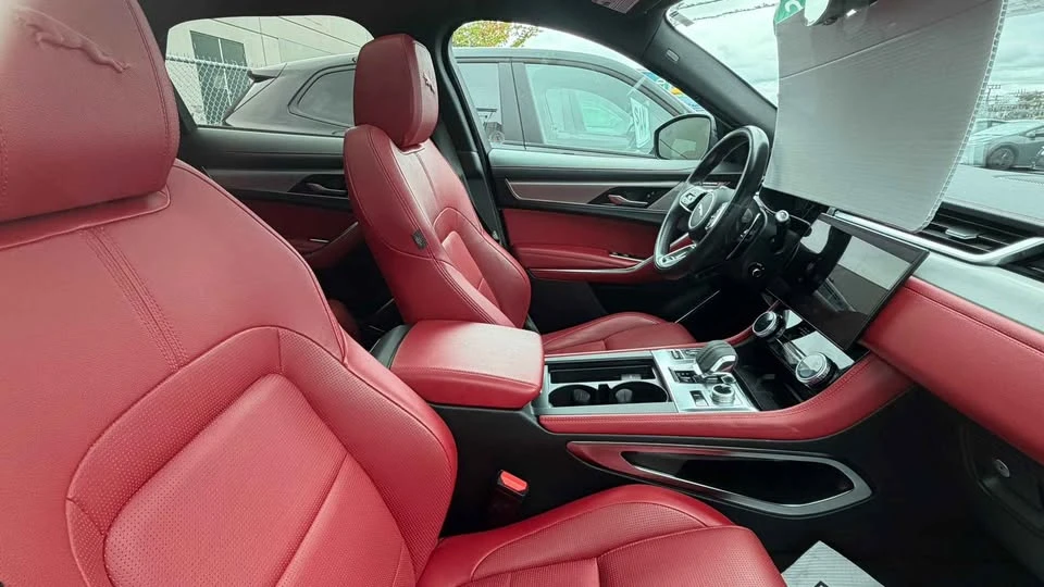 2022 Jaguar F-Pace - Image 4 of 8