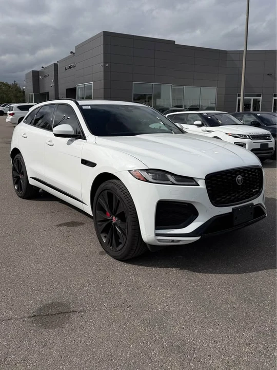 2022 Jaguar F-Pace - Image 2 of 10