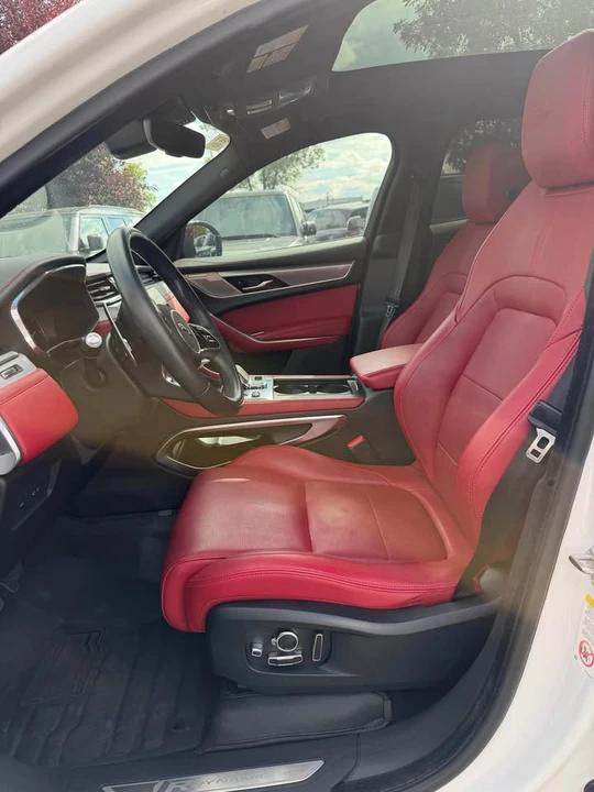 2022 Jaguar F-Pace - Image 6 of 10