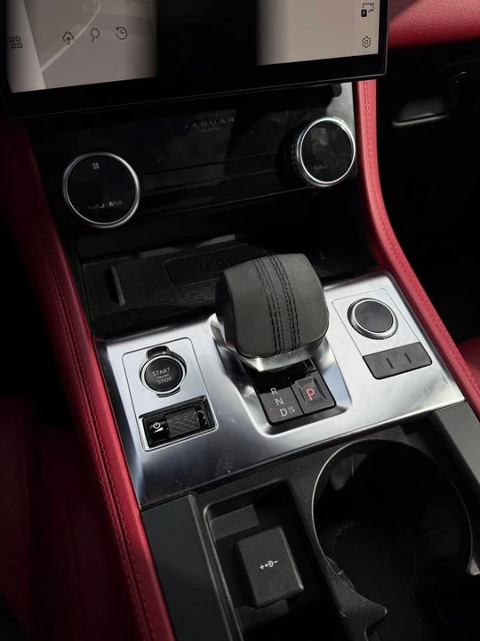 2022 Jaguar F-Pace - Image 10 of 10