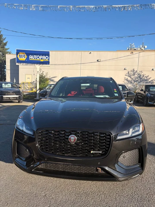 2022 Jaguar F-Pace - Image 2 of 9