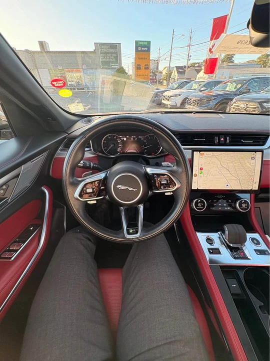 2022 Jaguar F-Pace - Image 7 of 9
