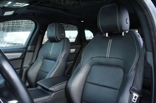 2022 Jaguar F-Pace - Image 18 of 20