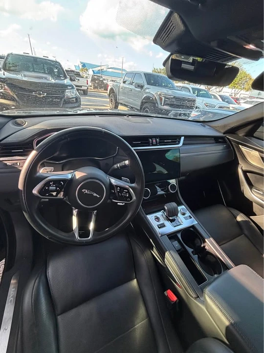 2022 Jaguar F-Pace - Image 4 of 5