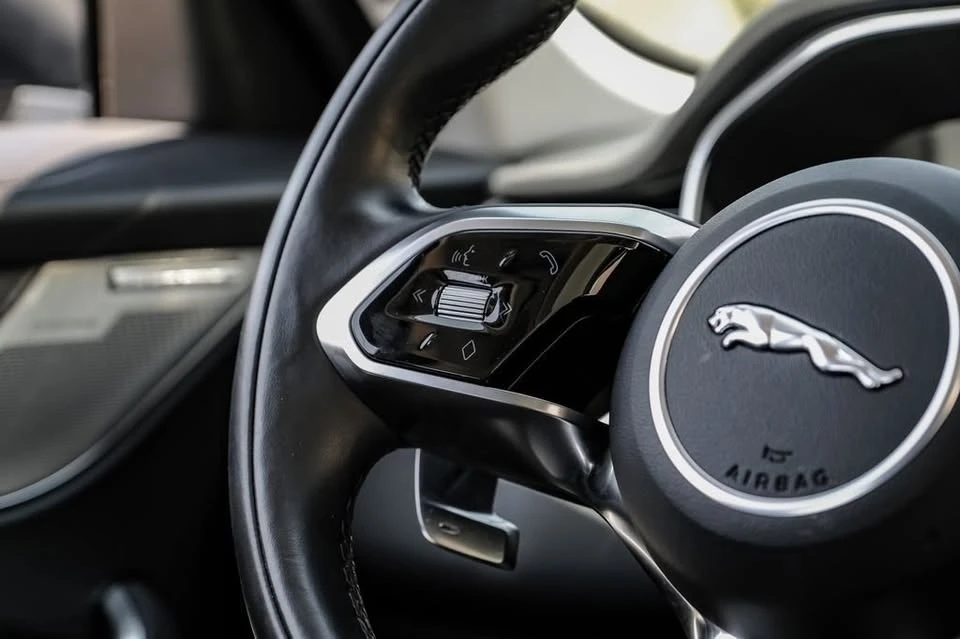 2022 Jaguar F-Pace - Image 14 of 18