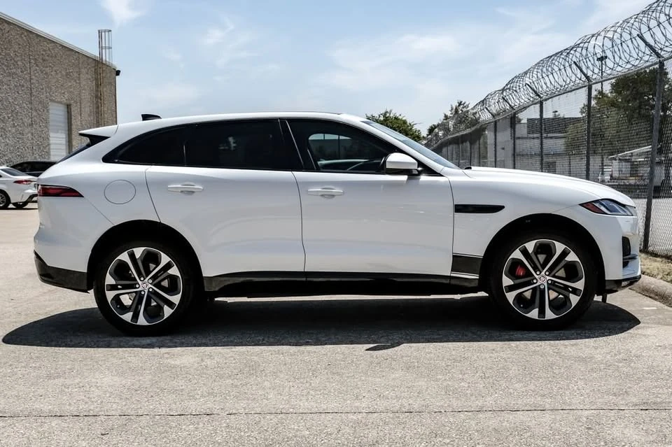 2022 Jaguar F-Pace - Image 3 of 18