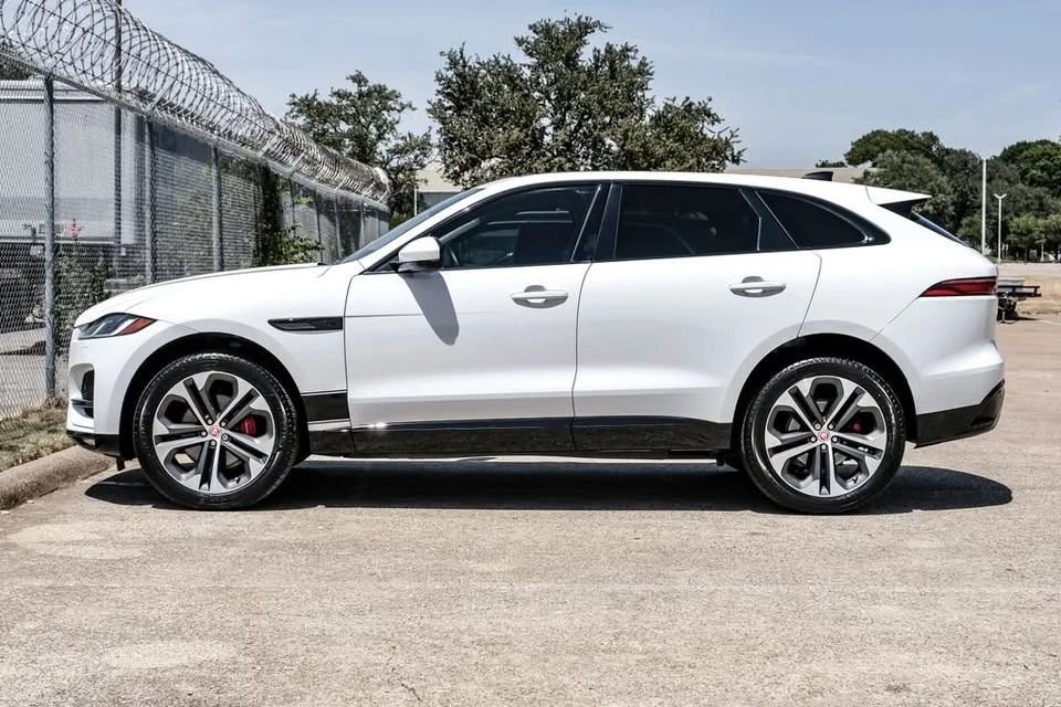 2022 Jaguar F-Pace - Image 7 of 18