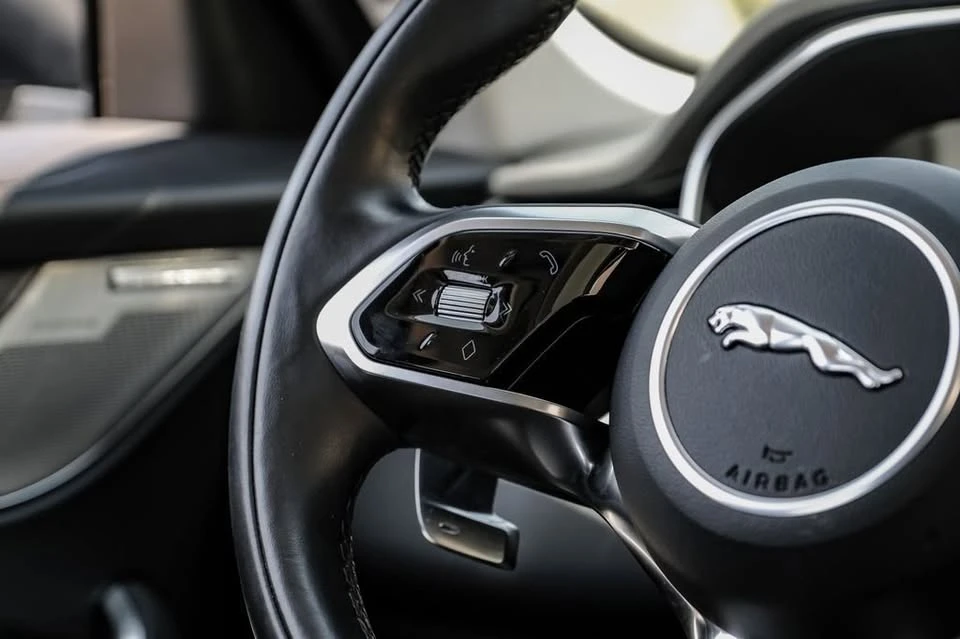 2022 Jaguar F-Pace - Image 14 of 18