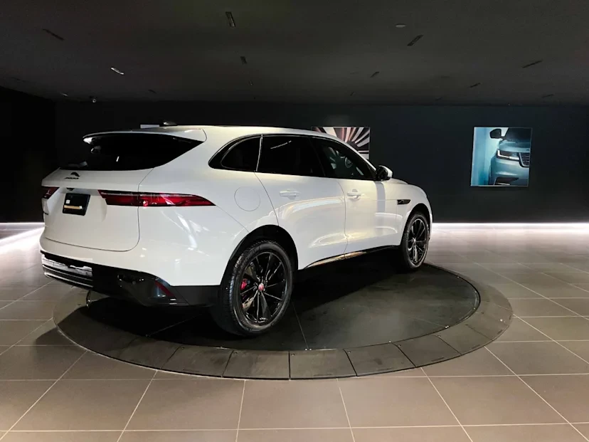 2022 Jaguar F-Pace - Image 4 of 16