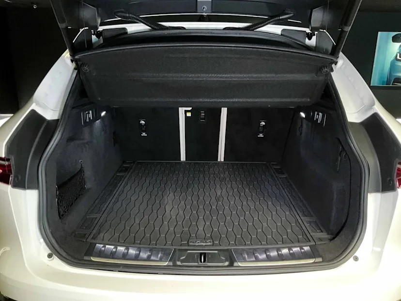 2022 Jaguar F-Pace - Image 16 of 16