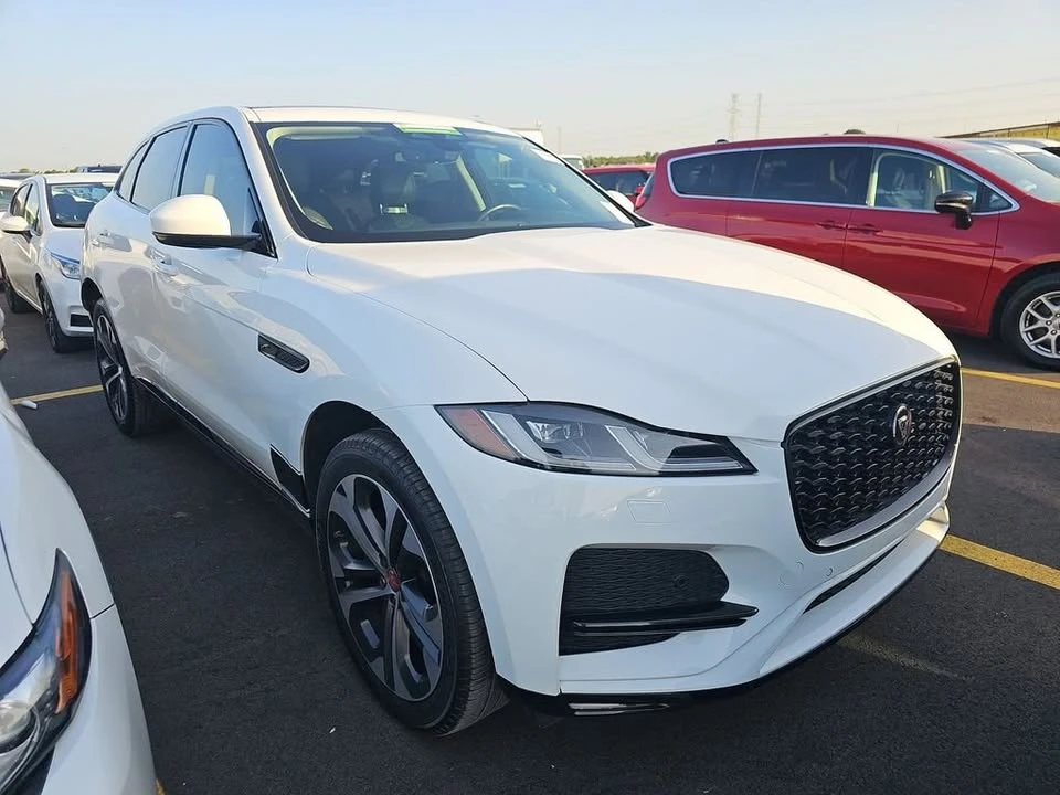 2022 Jaguar F-Pace - Image 4 of 6
