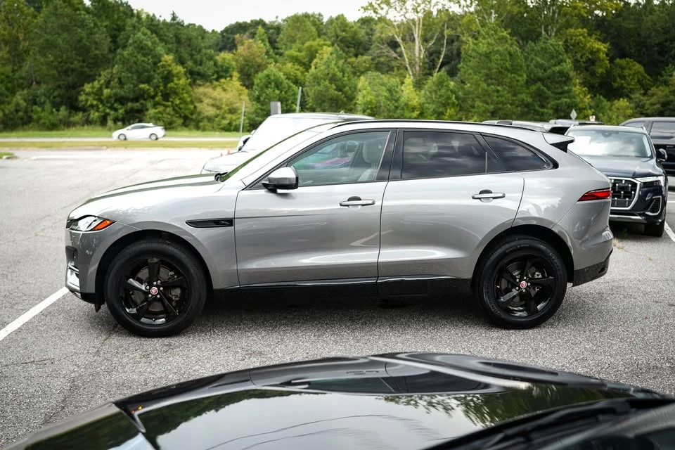 2022 Jaguar F-Pace - Image 6 of 18