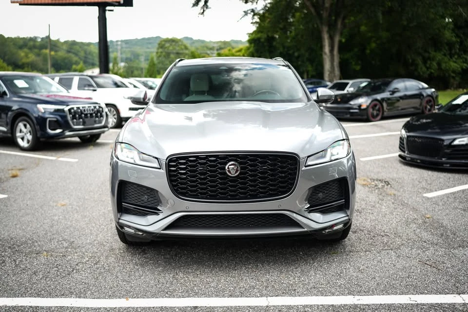 2022 Jaguar F-Pace - Image 3 of 18