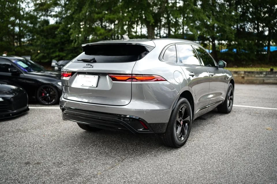 2022 Jaguar F-Pace - Image 11 of 18