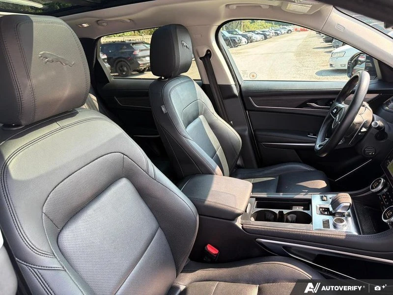 2022 Jaguar F-Pace - Image 17 of 20