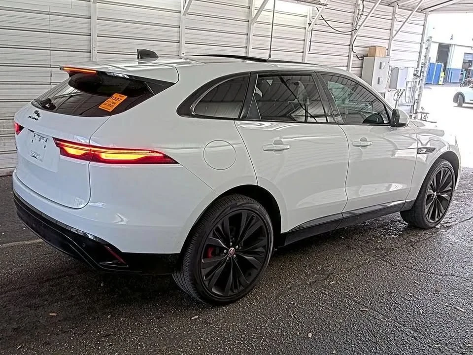 2022 Jaguar F-Pace - Image 4 of 8