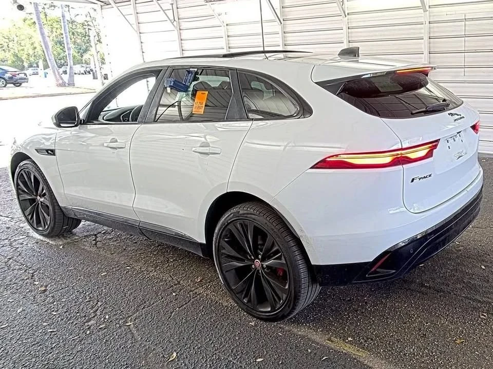 2022 Jaguar F-Pace - Image 3 of 8