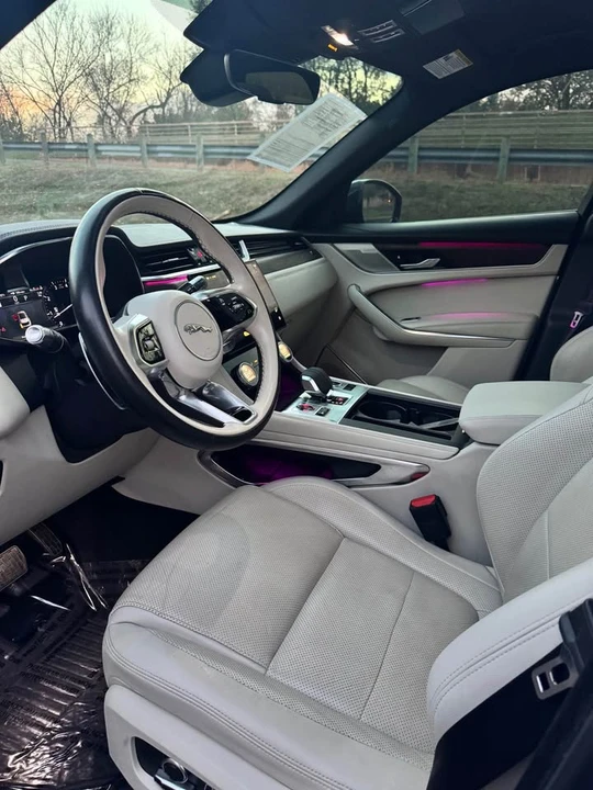 2022 Jaguar F-Pace - Image 2 of 5