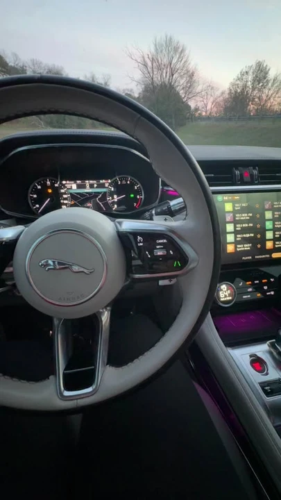 2022 Jaguar F-Pace - Image 5 of 5