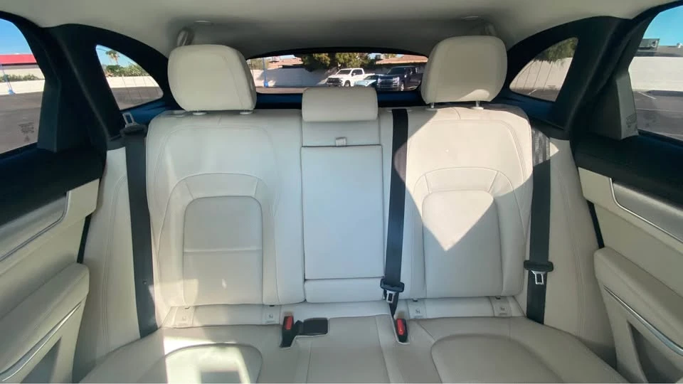 2022 Jaguar F-Pace - Image 10 of 18