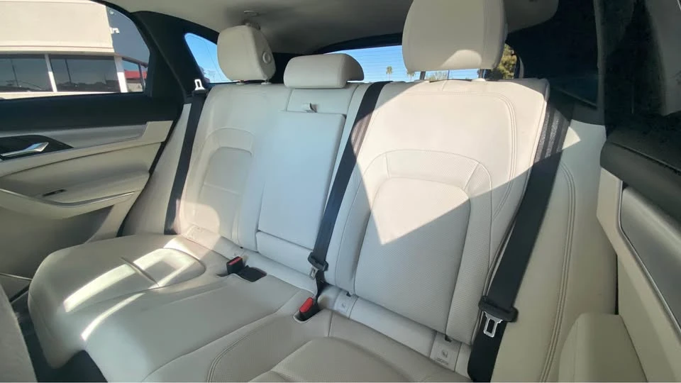 2022 Jaguar F-Pace - Image 9 of 18