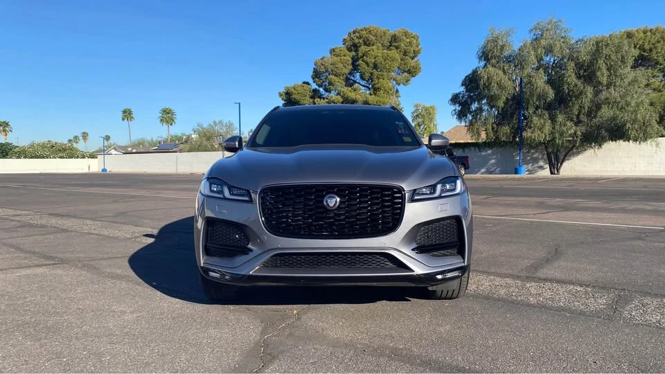 2022 Jaguar F-Pace - Image 2 of 18