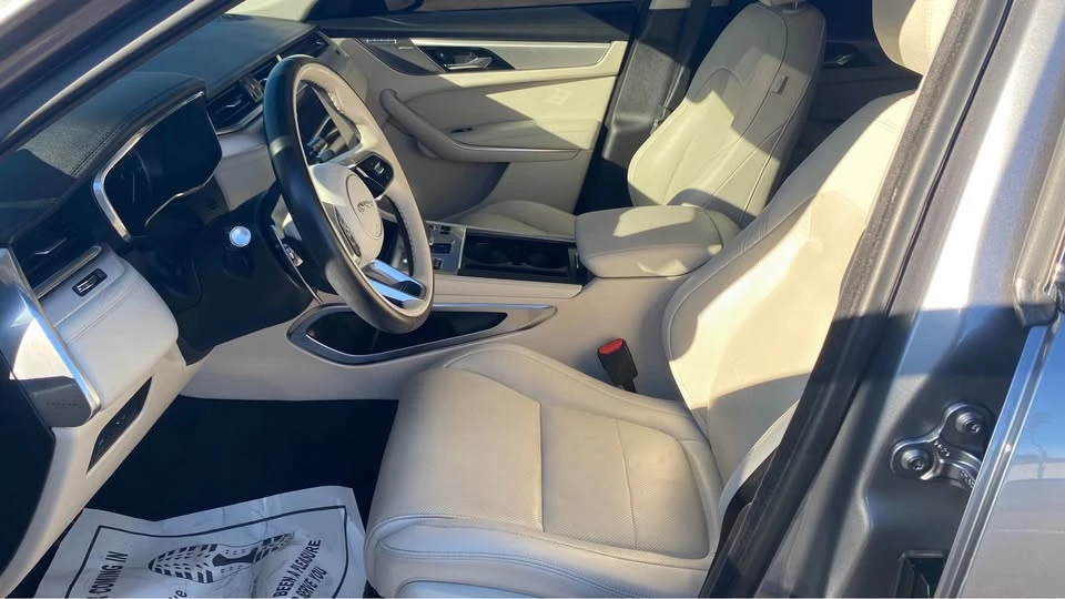 2022 Jaguar F-Pace - Image 8 of 18