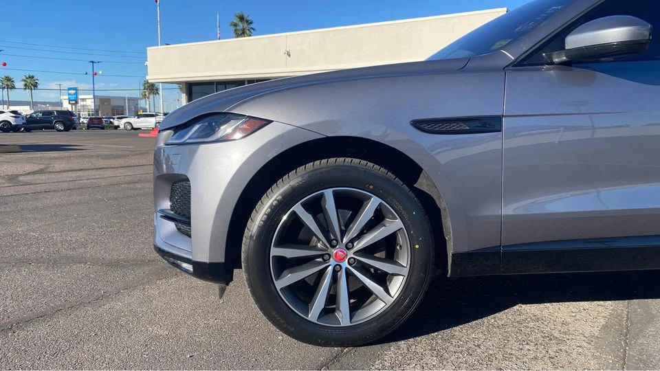 2022 Jaguar F-Pace - Image 4 of 18