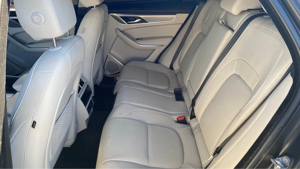 2022 Jaguar F-Pace - Image 11 of 18