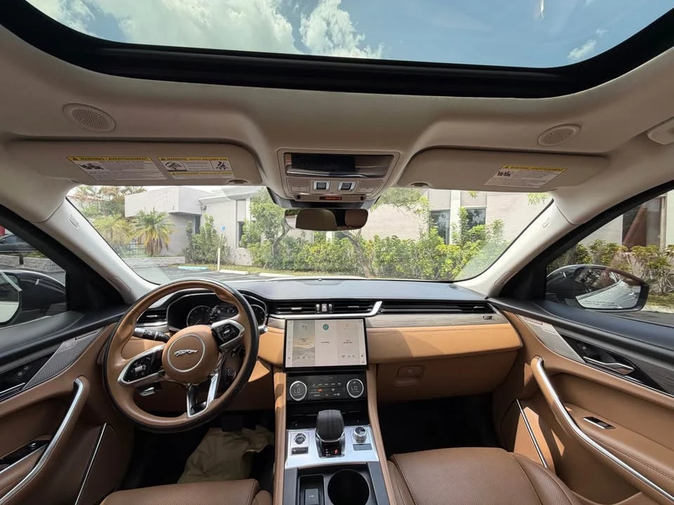 2022 Jaguar F-Pace - Image 9 of 16