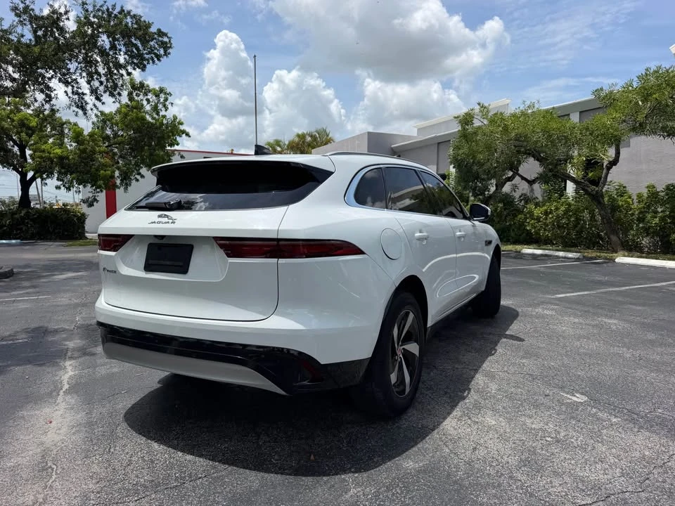 2022 Jaguar F-Pace - Image 12 of 16
