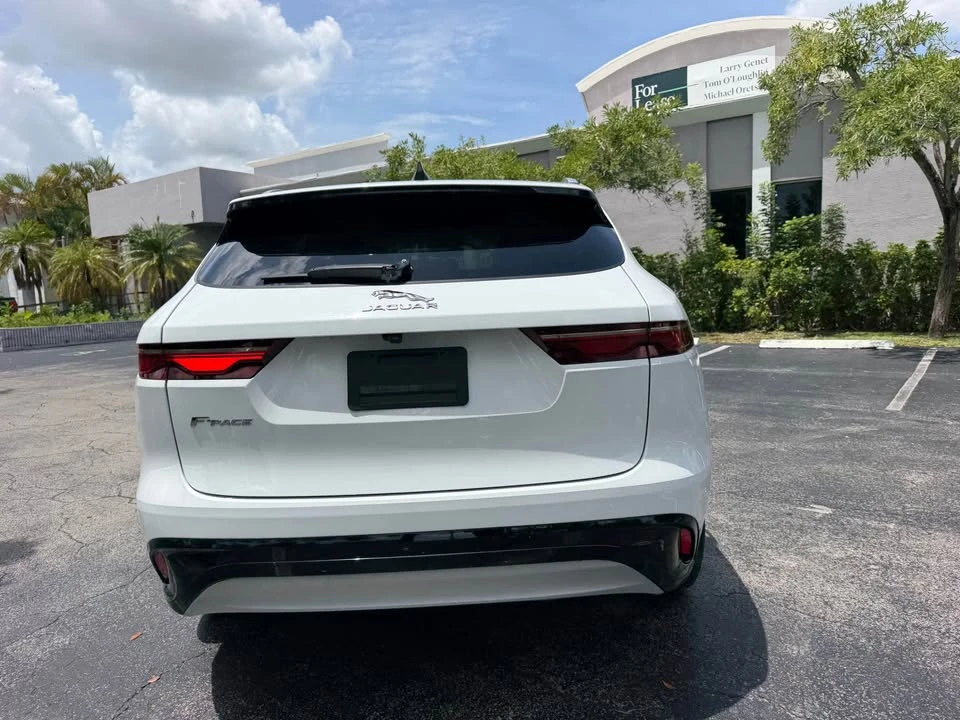 2022 Jaguar F-Pace - Image 13 of 16