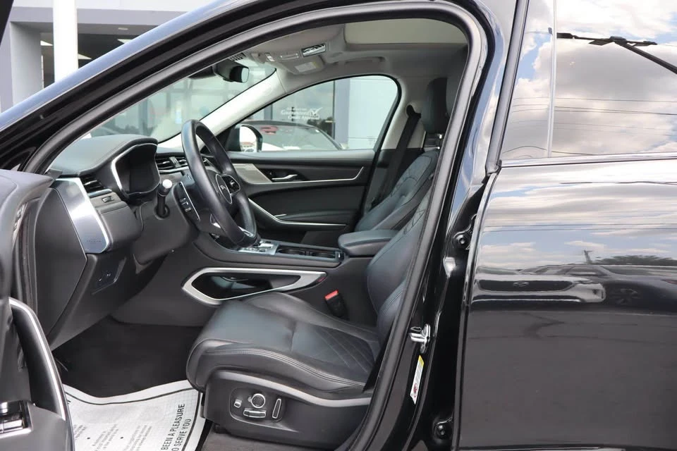 2022 Jaguar F-Pace - Image 5 of 20