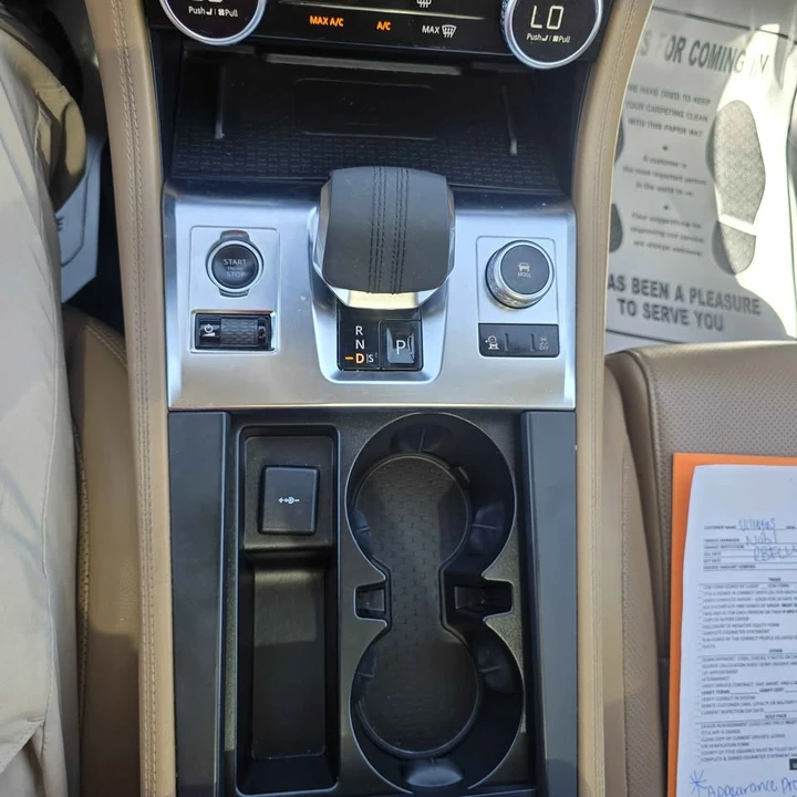 2022 Jaguar F-Pace - Image 13 of 15