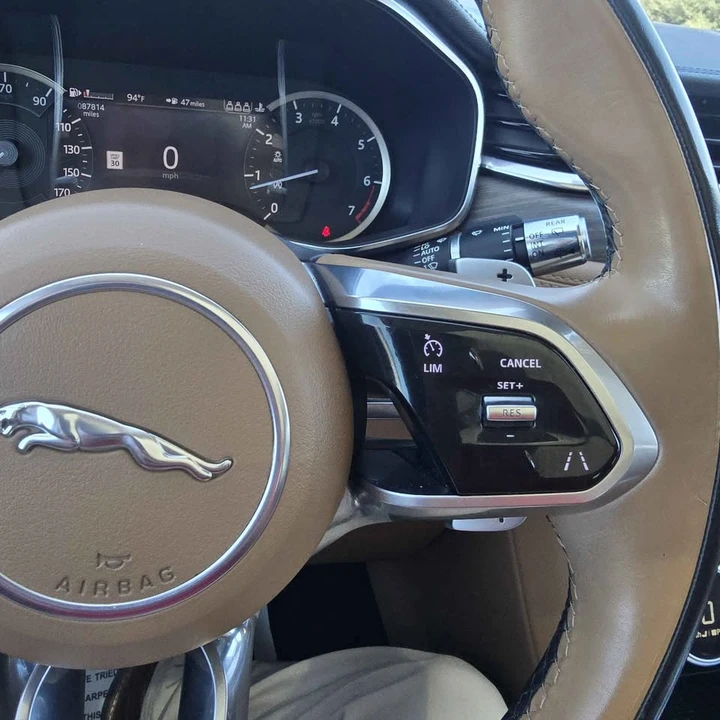 2022 Jaguar F-Pace - Image 9 of 15