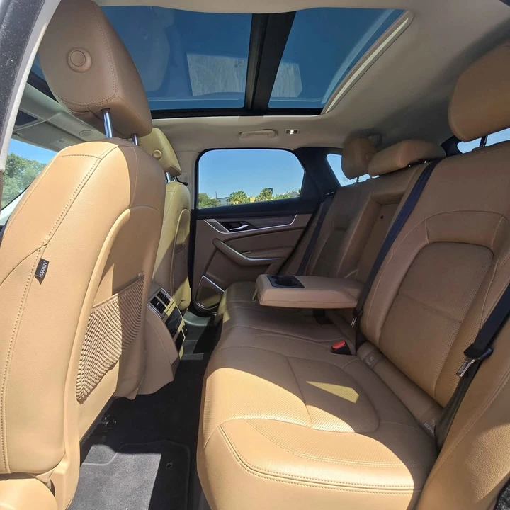 2022 Jaguar F-Pace - Image 5 of 15