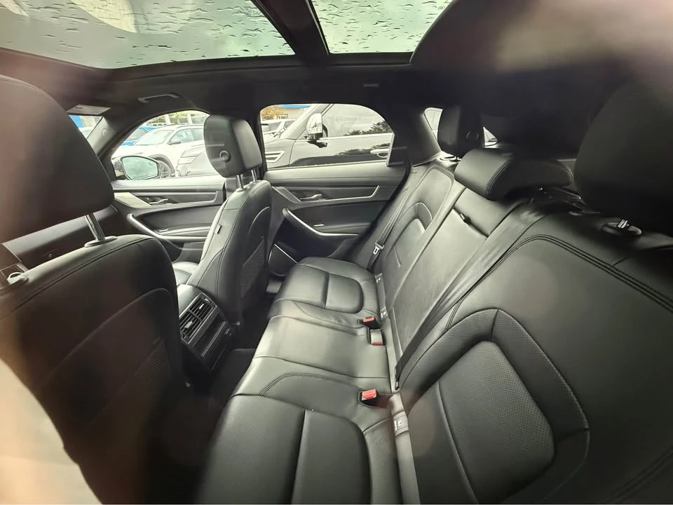 2022 Jaguar F-Pace - Image 5 of 5