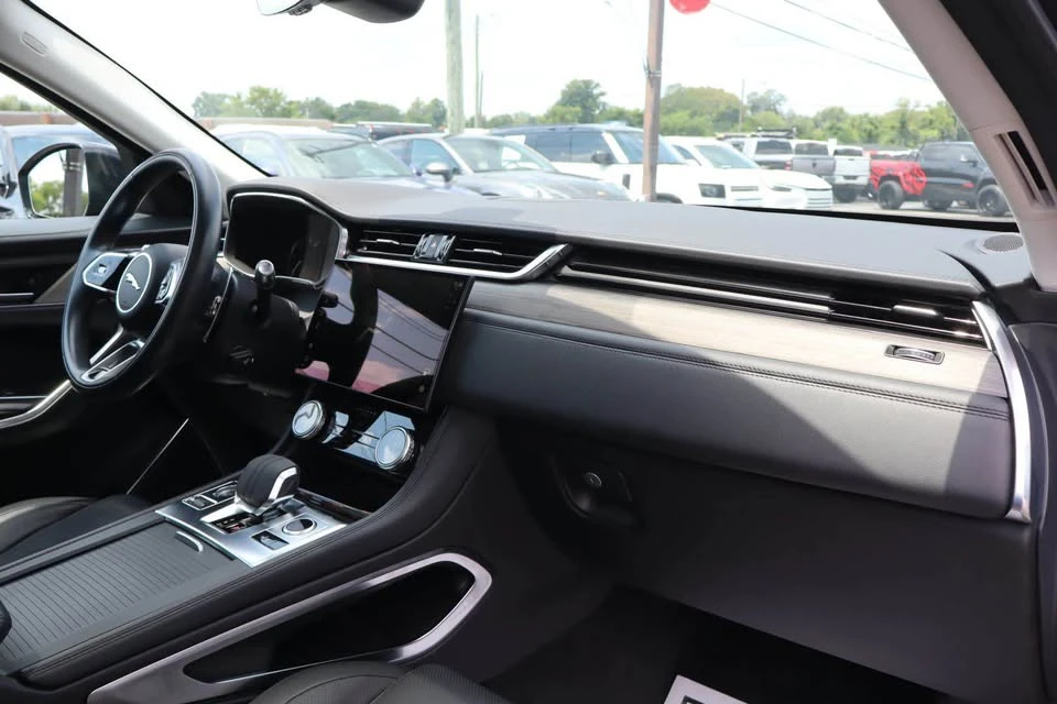 2022 Jaguar F-Pace - Image 17 of 20