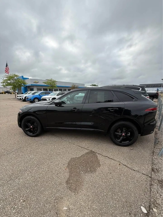 2022 Jaguar F-Pace - Image 3 of 5