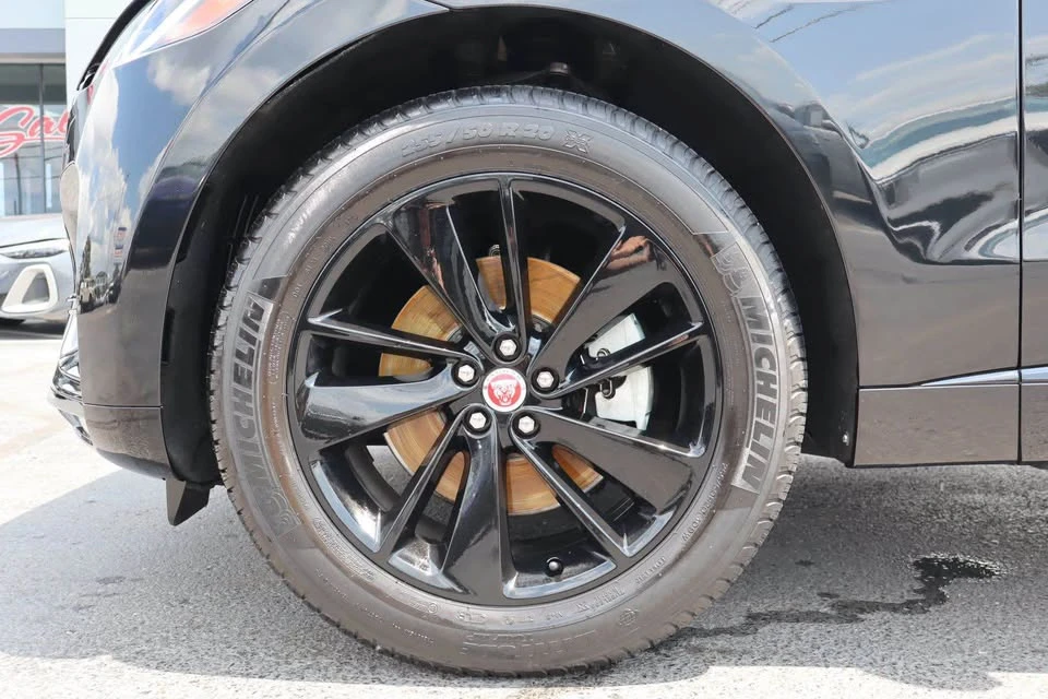 2022 Jaguar F-Pace - Image 19 of 20