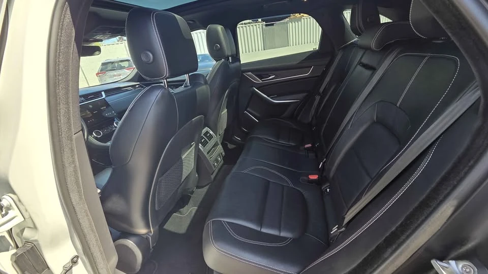 2022 Jaguar F-Pace - Image 7 of 20