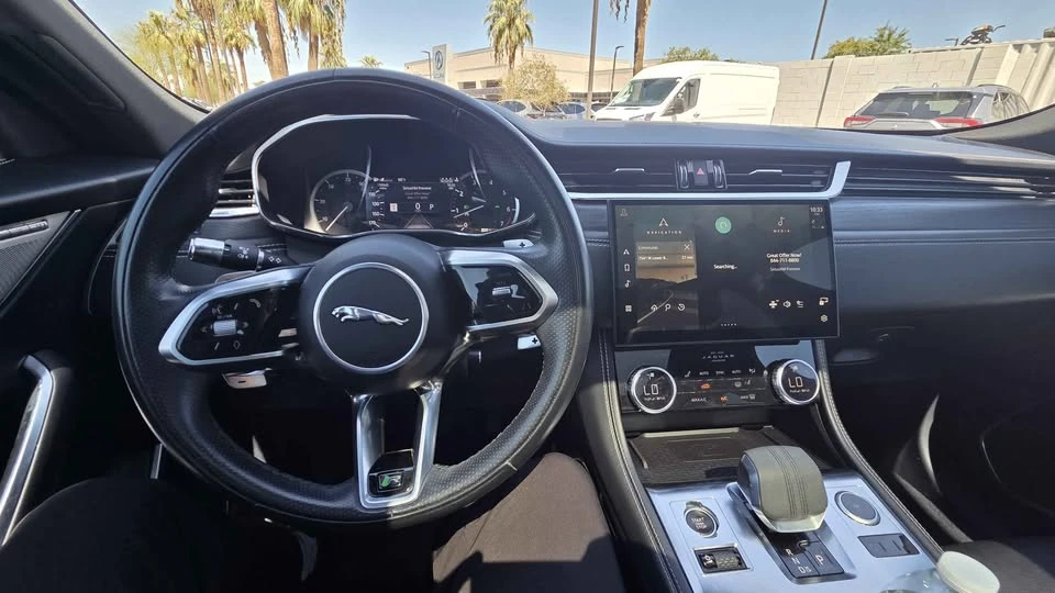 2022 Jaguar F-Pace - Image 16 of 20