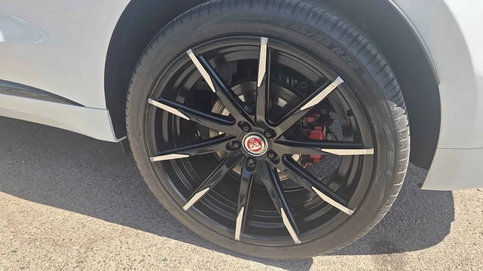 2022 Jaguar F-Pace - Image 12 of 20
