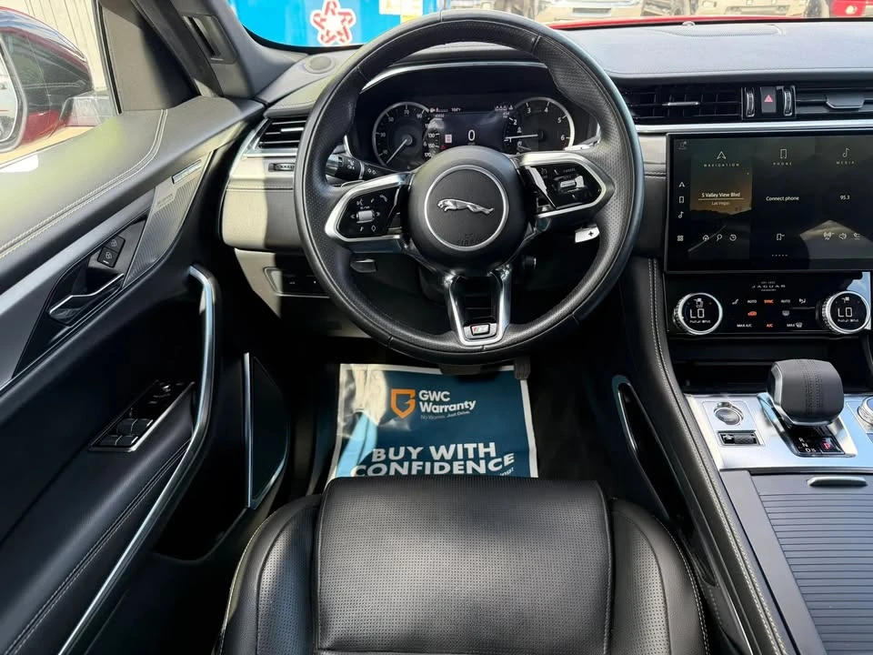 2022 Jaguar F-Pace - Image 13 of 20