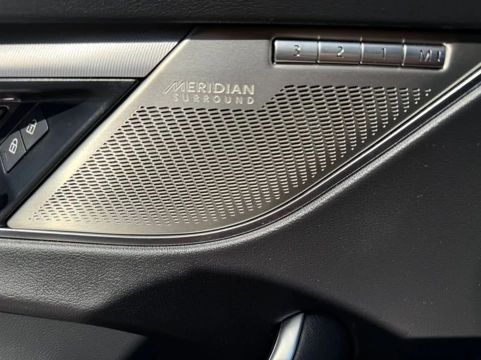 2022 Jaguar F-Pace - Image 11 of 20