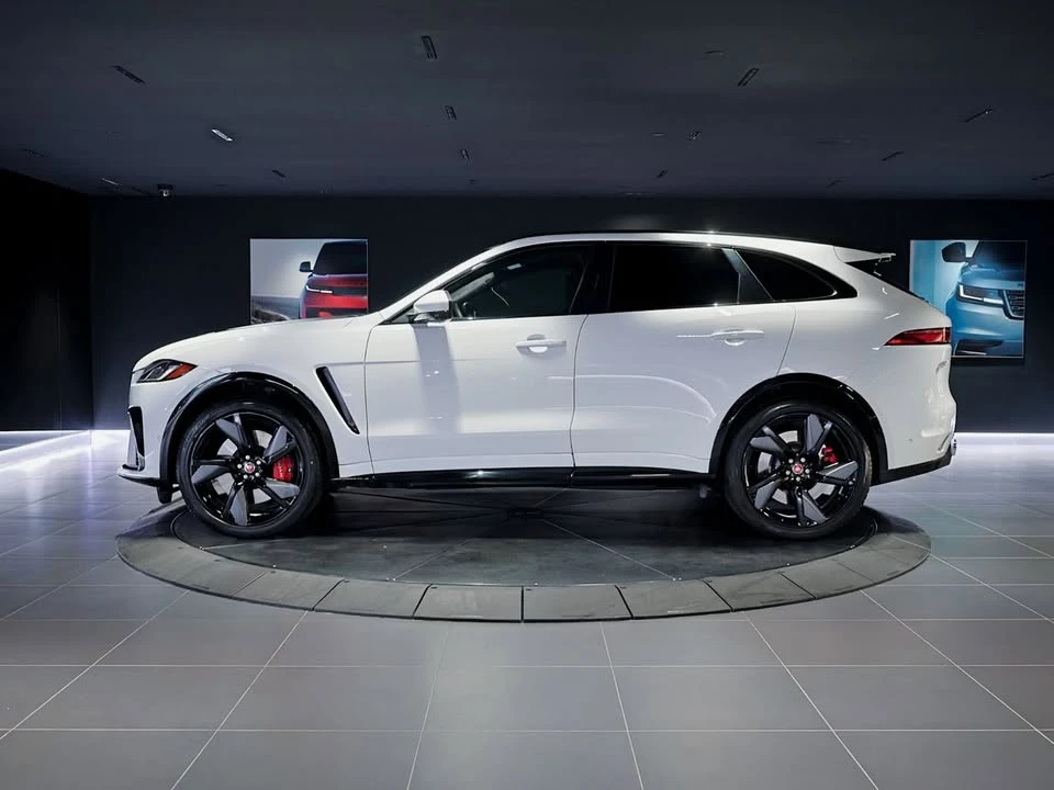 2022 Jaguar F-Pace SVR - Image 7 of 19