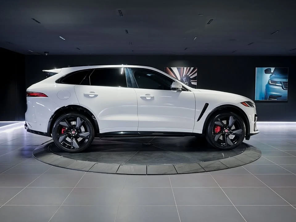 2022 Jaguar F-Pace SVR - Image 3 of 19